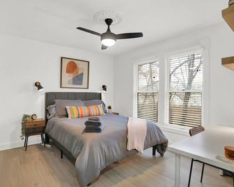 Prime Downtown Location+Garage. Walk to Mass Ave. - Indianápolis - Habitación