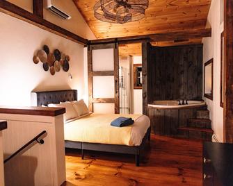 Retreat Villa: Theater, Yoga Studio, Group Spaces | Dream House in the Gunks - Kerhonkson - Habitación