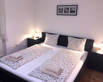 Toldi Apartments - Pécs - Bedroom