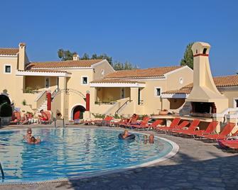 Mediterranean Blue - Kavos - Pool