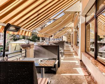 Best Western Central Hotel - ארד - בניין