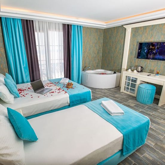 The Lea Hotel image 1