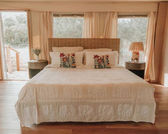 Primrose - Luxury Glamping Tent - Johnson City