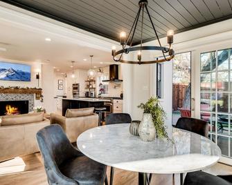 The Allison House: Historic Dallas Home w/Pool and Hot Tub in Quiet Neighborhood - Dallas - Comedor