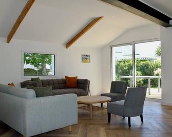 Ty Kiberen - 9p - Marina and beach 700m away - Wifi-parking - Quiberon - Living room