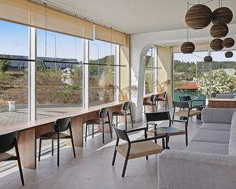 B&b Hotel Leiria Fatima - Leiria - Living room