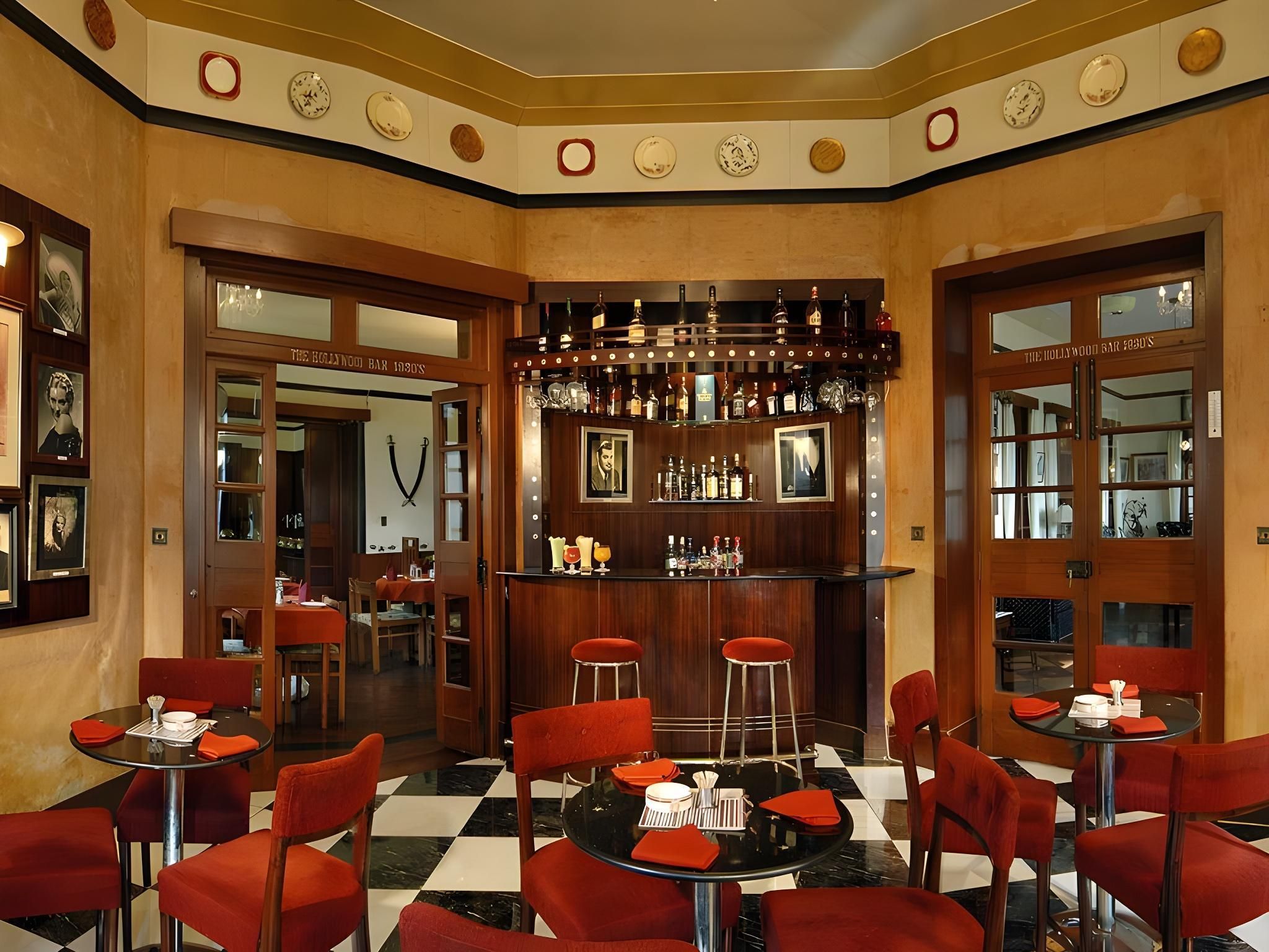 Woodville Palace by Signum - שימלה - בר