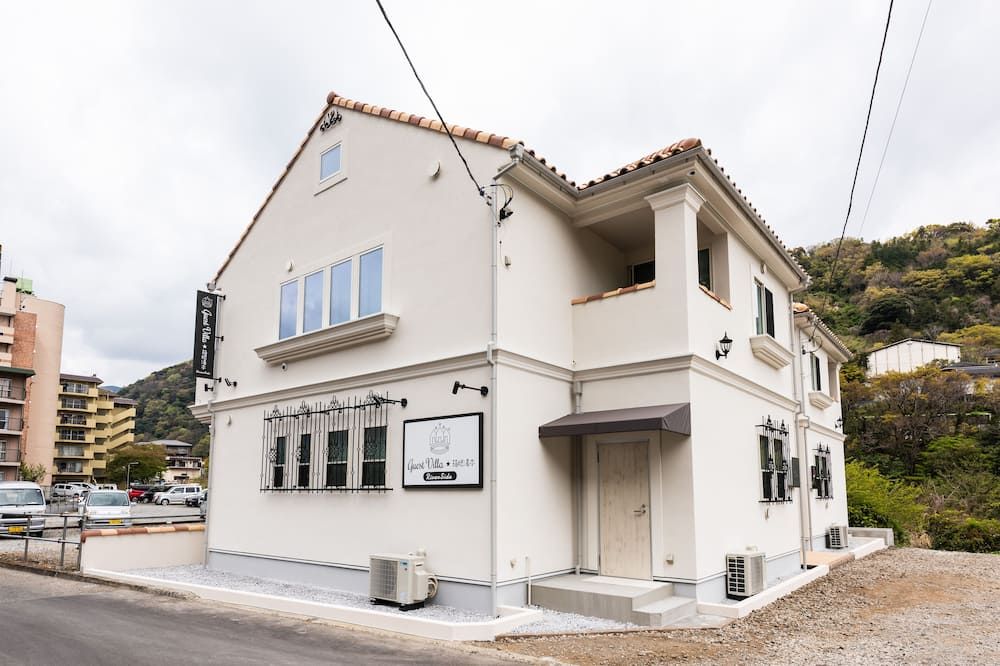 Guest Villa Hakone Yumoto Riverside - Hakone - Building