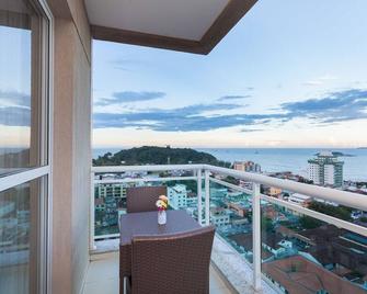 Ramada by Wyndham Macae Hotel & Suites - Macaé - Balcony