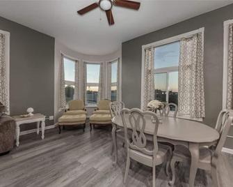 Jacobsen Luxury Loft - Payette - Comedor