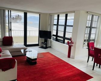 Southseas - Marco Island - Living room