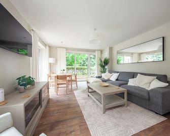 Stunning and modern 2 bedroom apartment in Lucan - Dublin - Sufragerie
