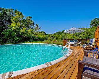 Hot Tub Pool Table Fire Pit Game Room Family & Pet Friendly Clean - Dorr - Pool