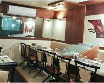 Hotel Arma Court - Near Us Embassy, Bkc - Bombay - Restaurante