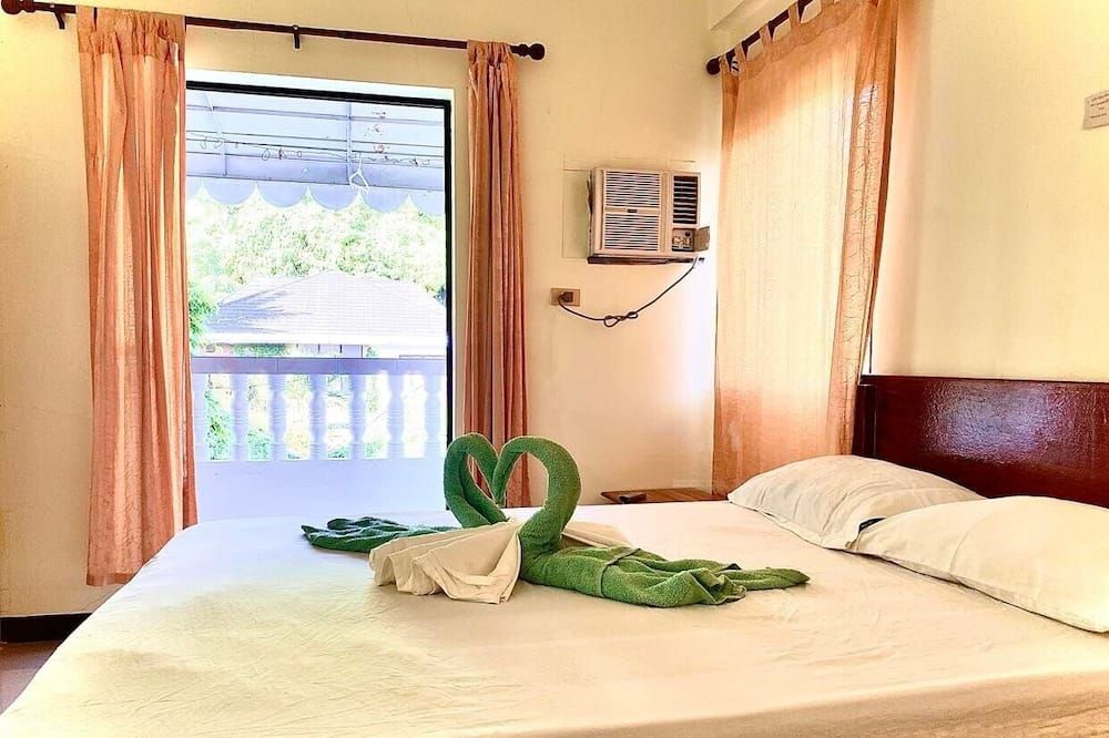 less than 2 minute walk in Boracay's famous white sand. - בורקאי - חדר שינה