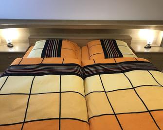 Ferienwohnung Viktoria - Bad Bertrich - Slaapkamer
