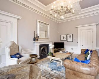 Destiny Scotland - The Rutland Residence - Единбург - Вітальня