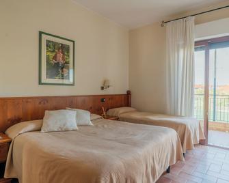 Hotel B&B Country Club Sport - Alba Adriatica - Bedroom