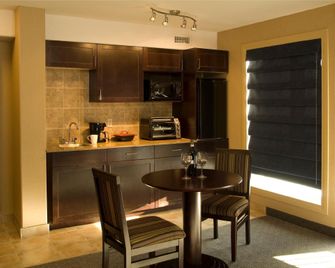 Franklin Suite Hotel - Fort McMurray - Cucina