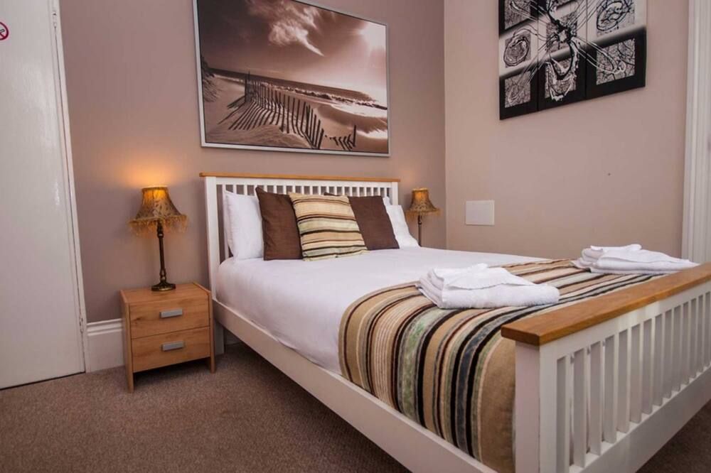 Somerton Lodge Hotel - שאנקלין - חדר שינה