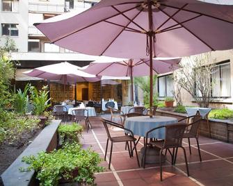 Hotel Santa Lucia - סנטיאגו - פטיו