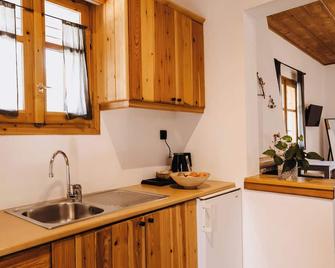Orias Guesthouse & Farm - Kalavryta - Keuken