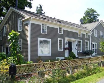 Black Walnut Bed and Breakfast - Trumansburg - Building