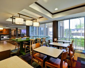 Fairfield Inn & Suites by Marriott Dallas Medical/Market Center - Dallas - Restaurant