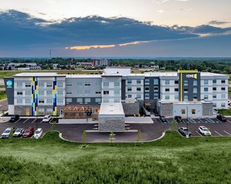 Tru by Hilton Kalamazoo - Kalamazoo - Building