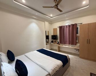 Negi Lodge Chandigarh - Chandigarh