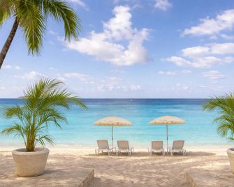 Blue Monkey Hotel & Beach Club - Saint James - Beach