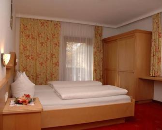 Hotel-Garni Almhof - Mayrhofen - Habitación