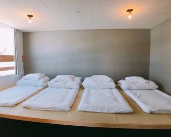 Hostel 1889 - Fujiyoshida - Schlafzimmer