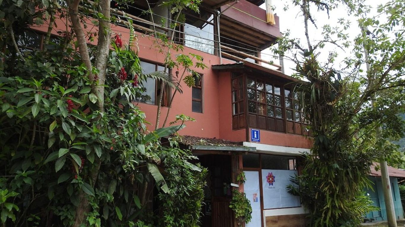 Biohostal Mindo Cloud Forest