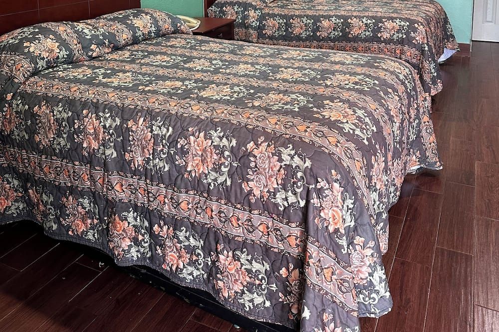 Roadside Inn - Floresville - Bedroom