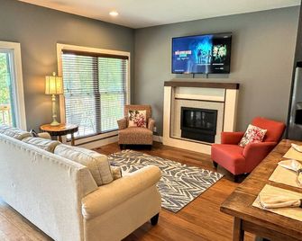 Secluded home near Patoka Lake & French Lick. Nature Lover's Dream - French Lick - Salon
