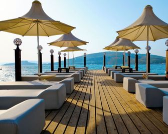 Oscar Seaside Hotel & Spa - Meşelik - Edificio