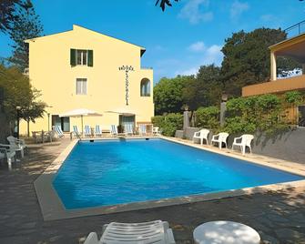 Hotel La Conchiglia - Marciana Marina - Басейн