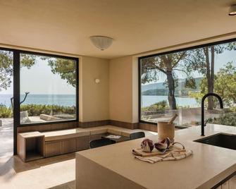 Home By The Sea - Kardamyli - Eetruimte