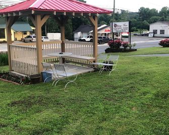 Ellijay Inn - Downtown Ellijay - Ellijay - Patio