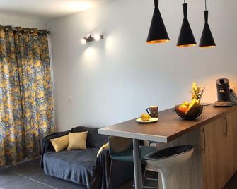 Charmant pied-à-terre coeur de ville - Pointe-à-Pitre - Salle à manger