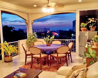 Oasis Villa Suites & Rooms - Karon - Balcon