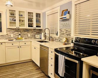 The Cozy Anchor - Madrona Beach Camano Cottage - Camano Island - Kitchen