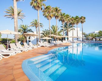 Grupotel Mar de Menorca - Ес Канутеллс - Басейн