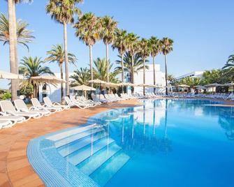 جروبوتل مار دي مينوركا - Es Canutells - حوض السباحة