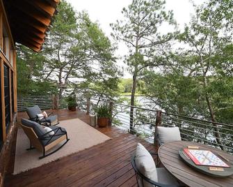 The Treehouse at Lakeside Pointe - Northport - Balcony