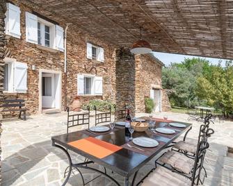 Holiday Home La Bastide Haute by Interhome - La Garde-Freinet - Патіо