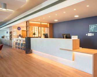 Holiday Inn Express Valencia - Bonaire By IHG - ולנסיה - דלפק קבלה