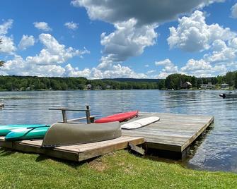 Cozy Lakefront Getaway - Union Dale