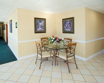 Motel 6 Warner Robins - וורנר רובינס